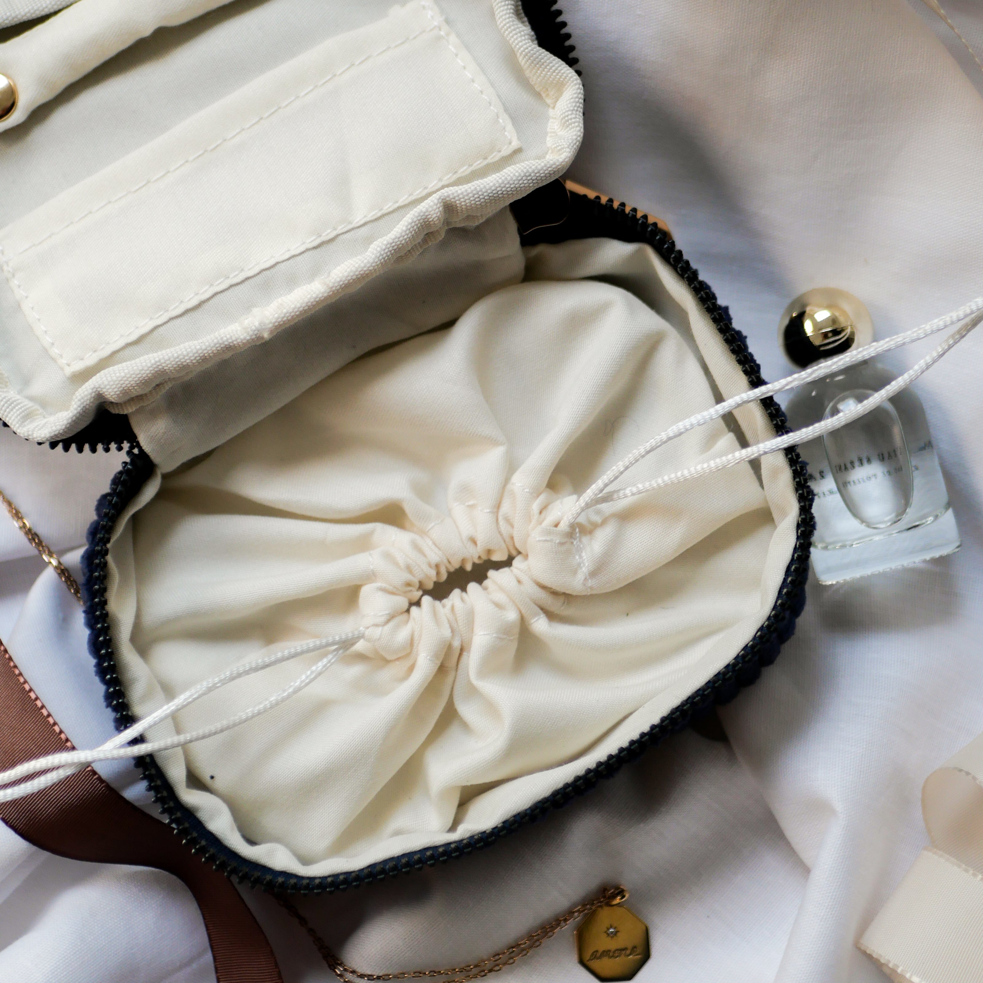 Trousse à bijoux en velours côtelé