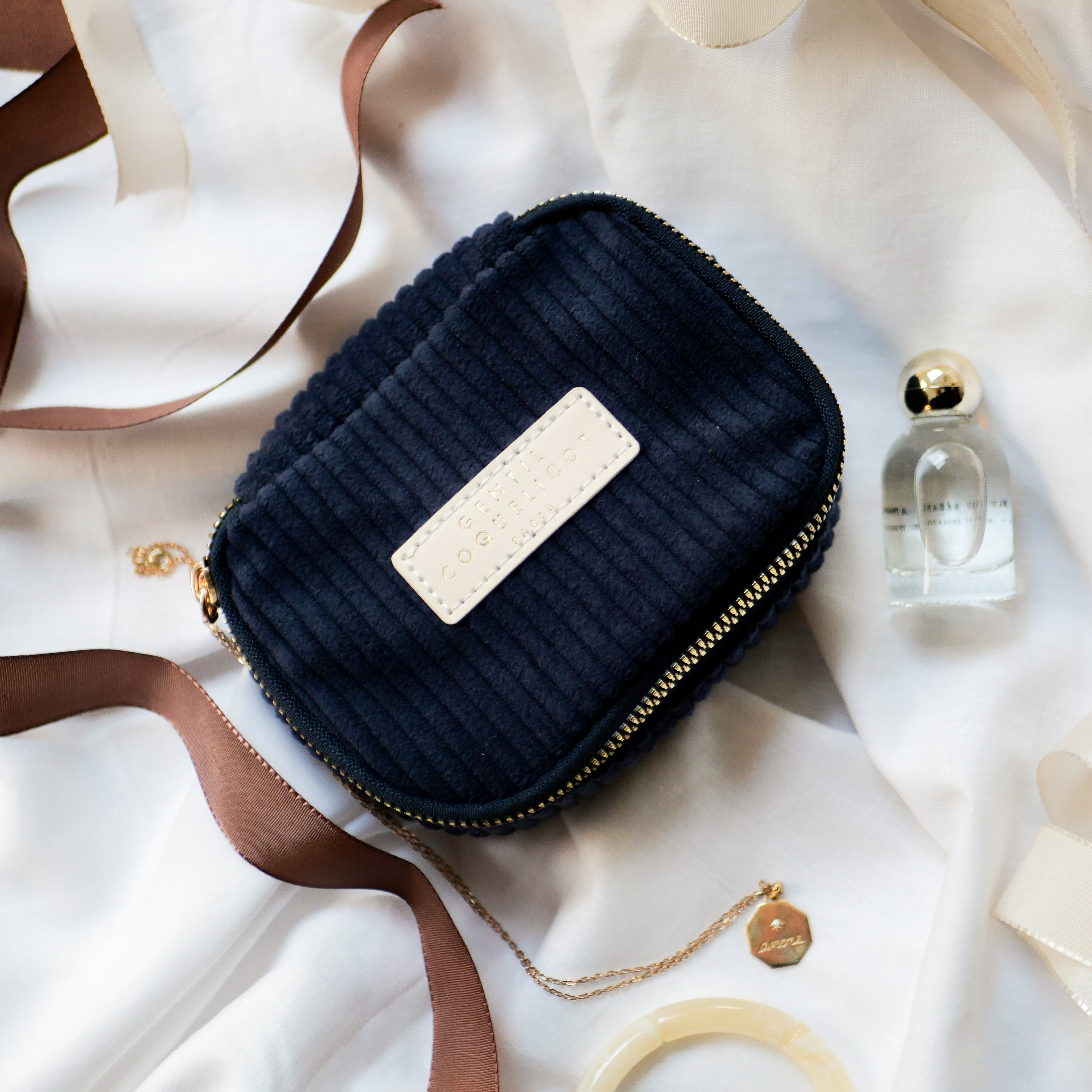 Trousse à bijoux en velours côtelé