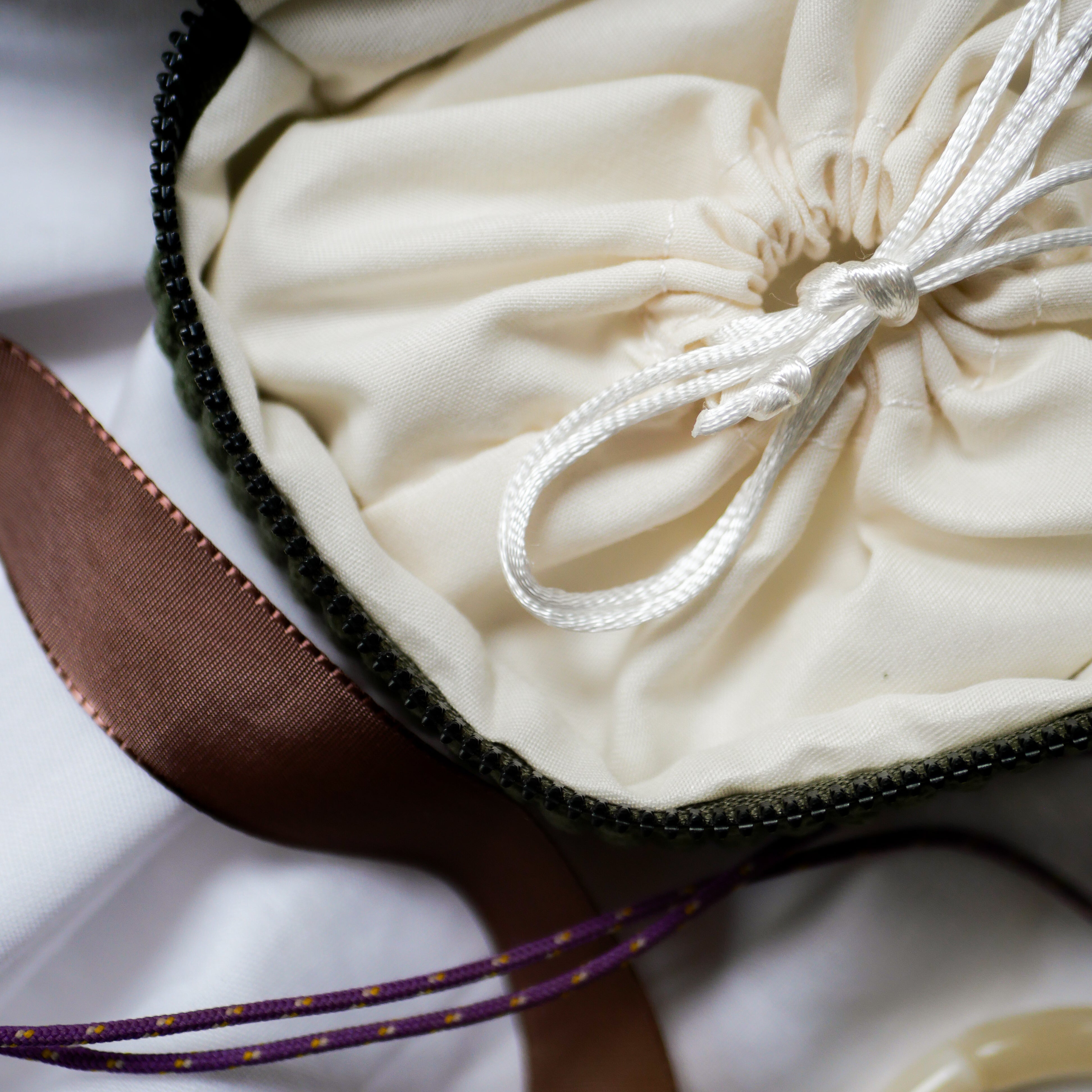 Trousse à bijoux en velours côtelé