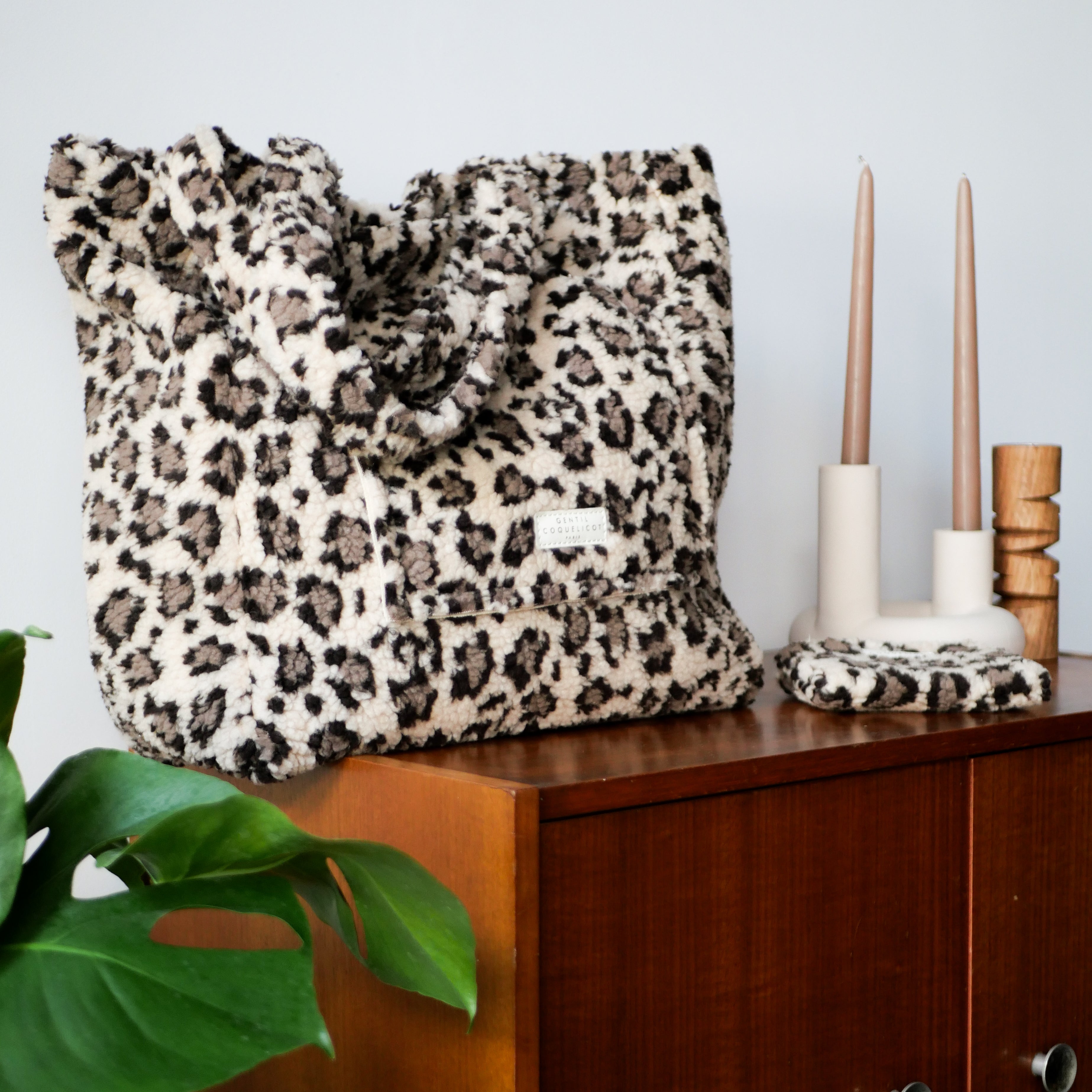 Pochette sherpa léopard