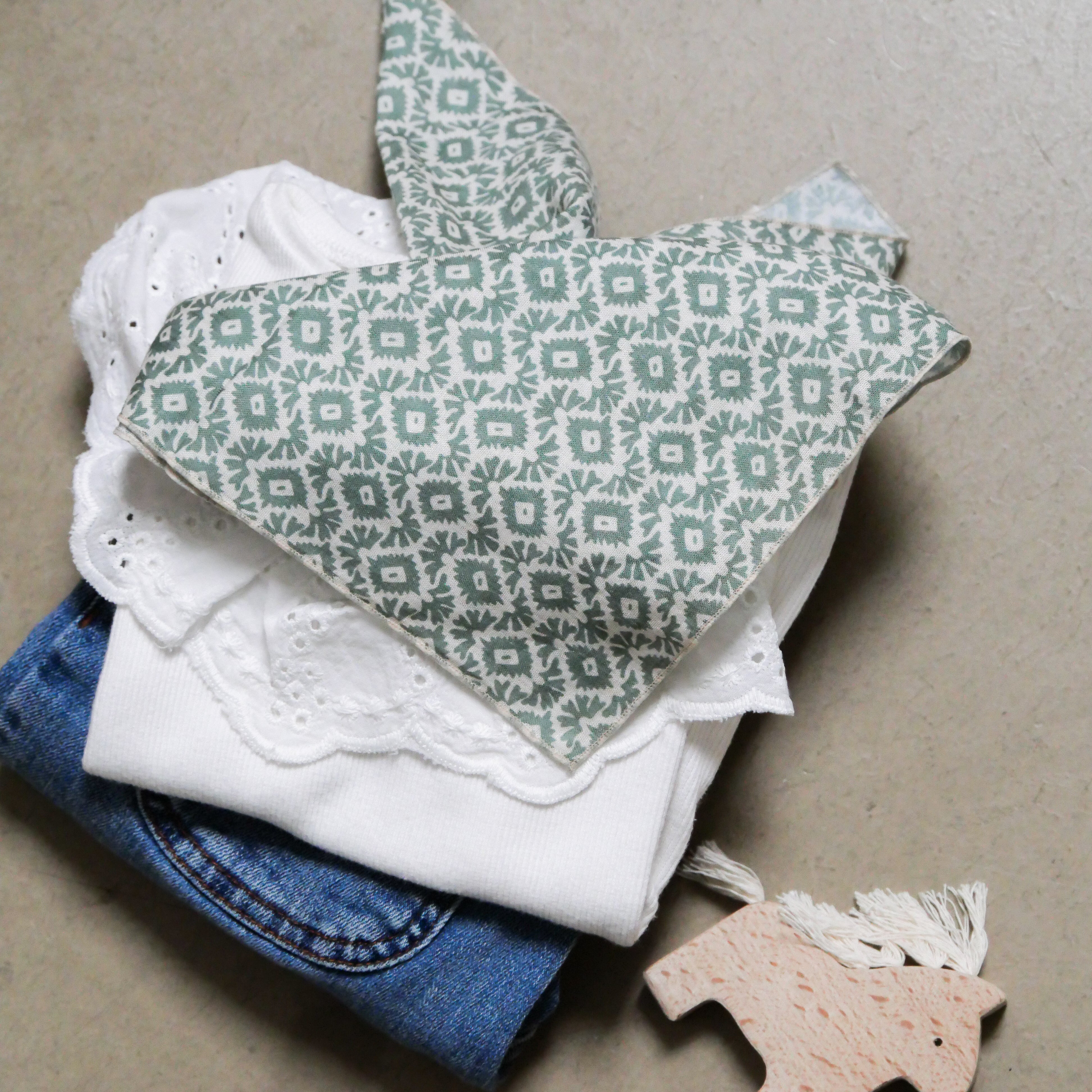 Foulard enfant vert d'eau