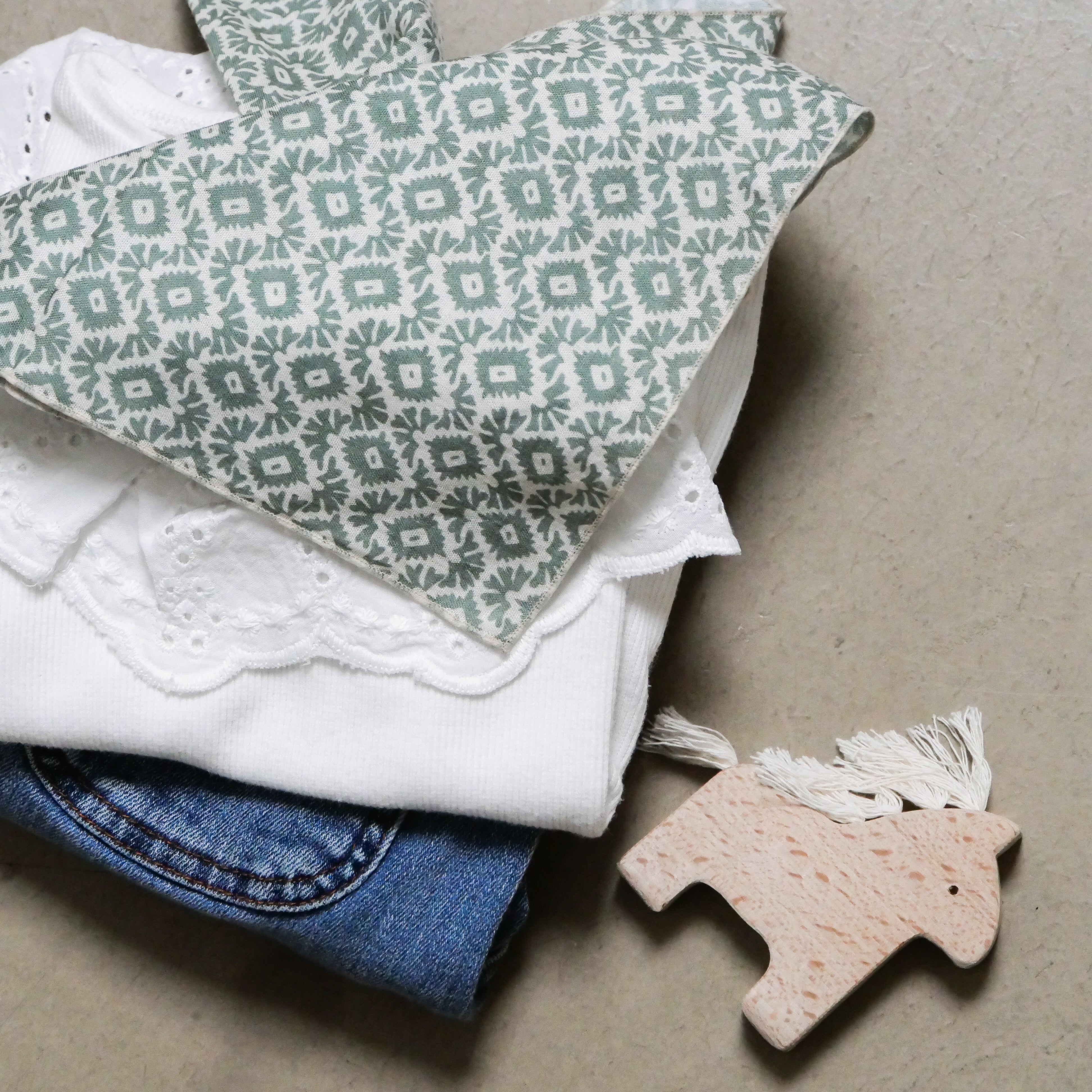 Foulard enfant vert d'eau